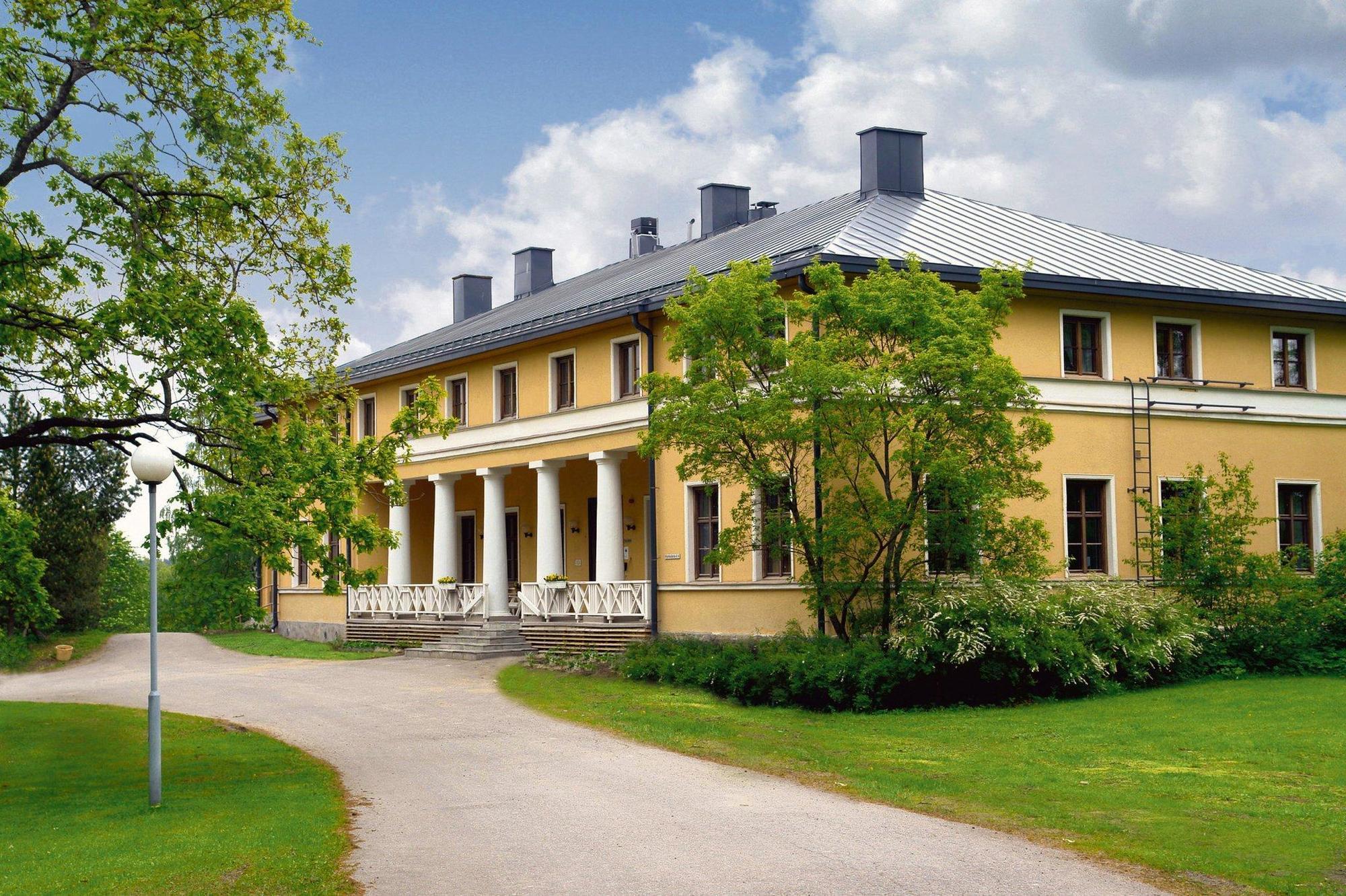 Kyyhkylae Hotel And Manor Микели Екстериор снимка
